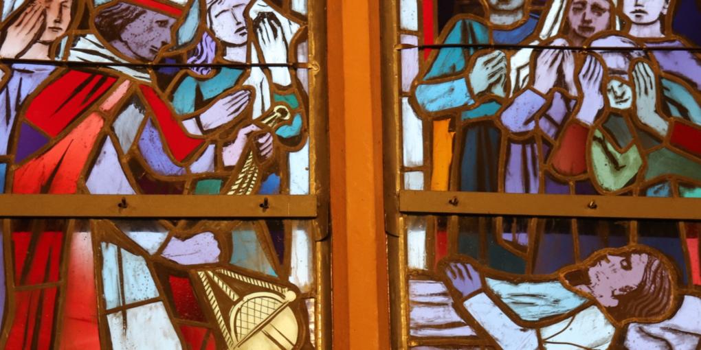 Heilung eines Kranken durch Heribert. Fenster in Kreuzau.