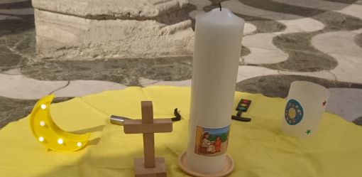 Gestalltete Mitte des Kleinkindergottesdienstes in St. Heribert, November 2021